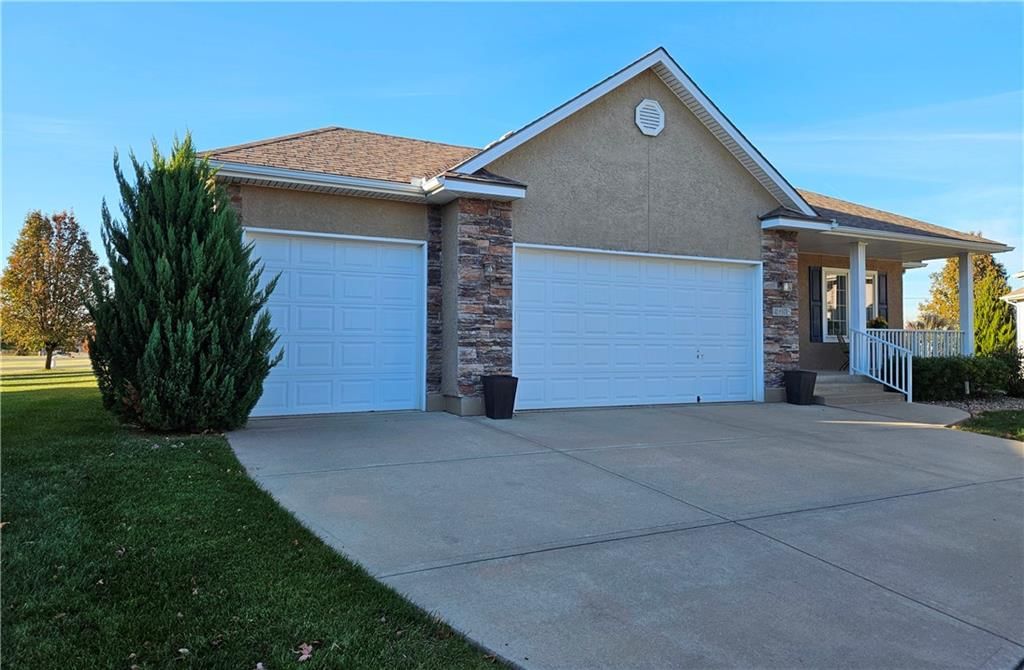 4605 SW Olympia Circle SW, Lee's Summit, MO