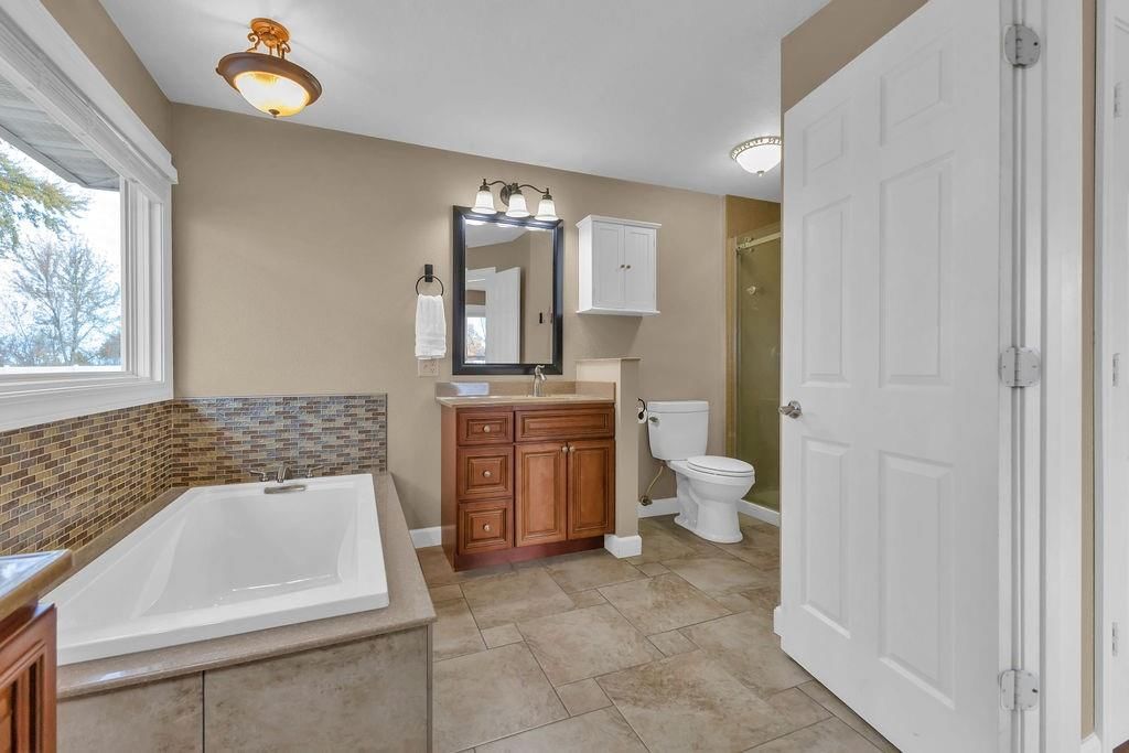 2100 NE 85th Road — photo 37