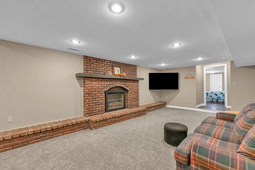 2100 NE 85th Road — photo 45