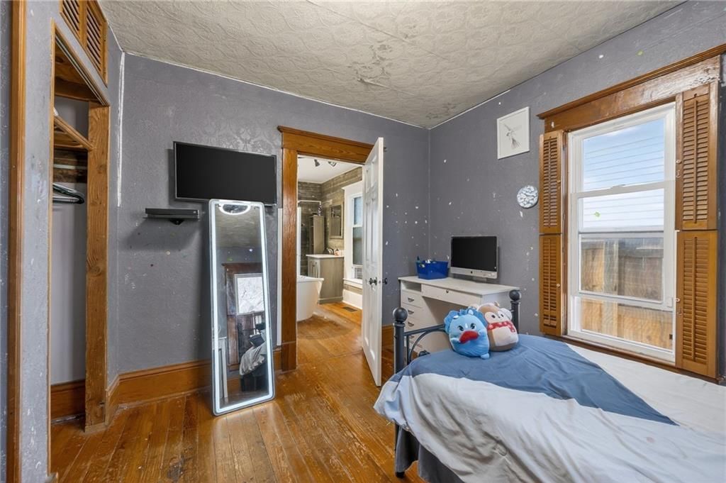 211 W State Street — photo 22