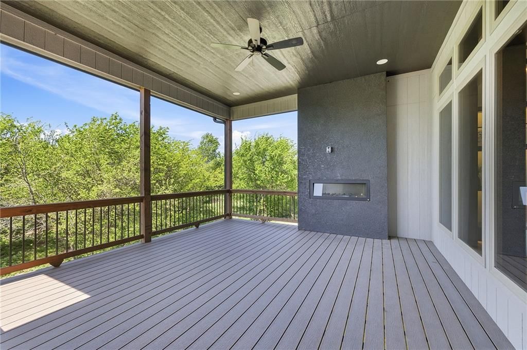 916 Savannah Lane — photo 32