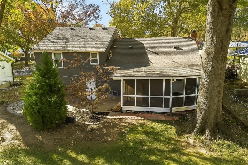6949 Russell Street — photo 7