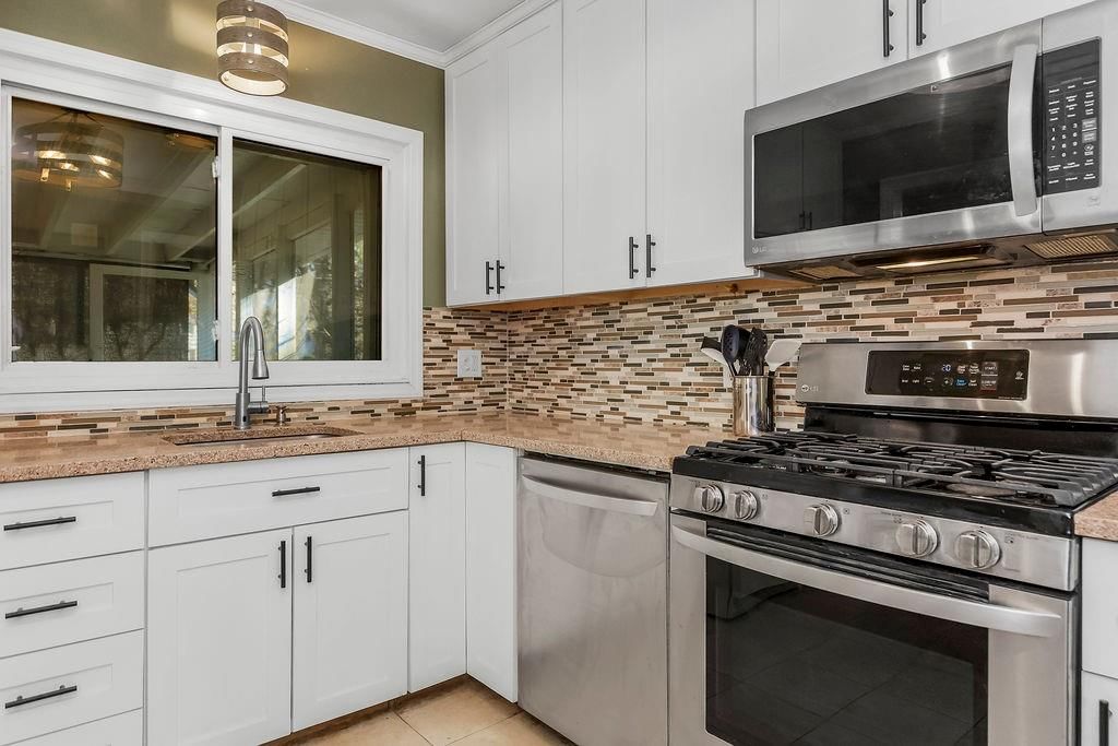 6949 Russell Street — photo 15