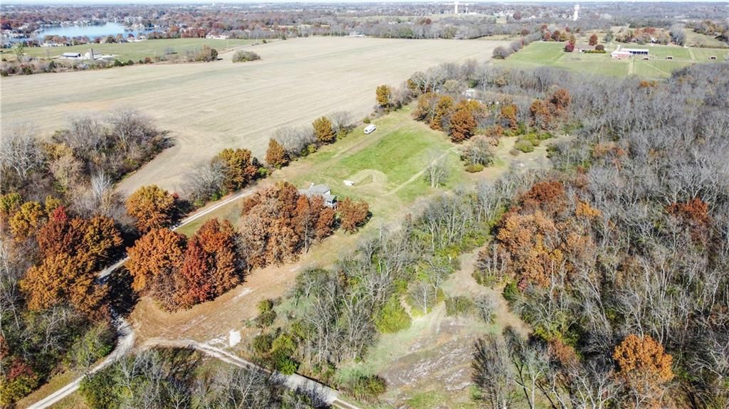16707 S Groll Road, Greenwood, MO