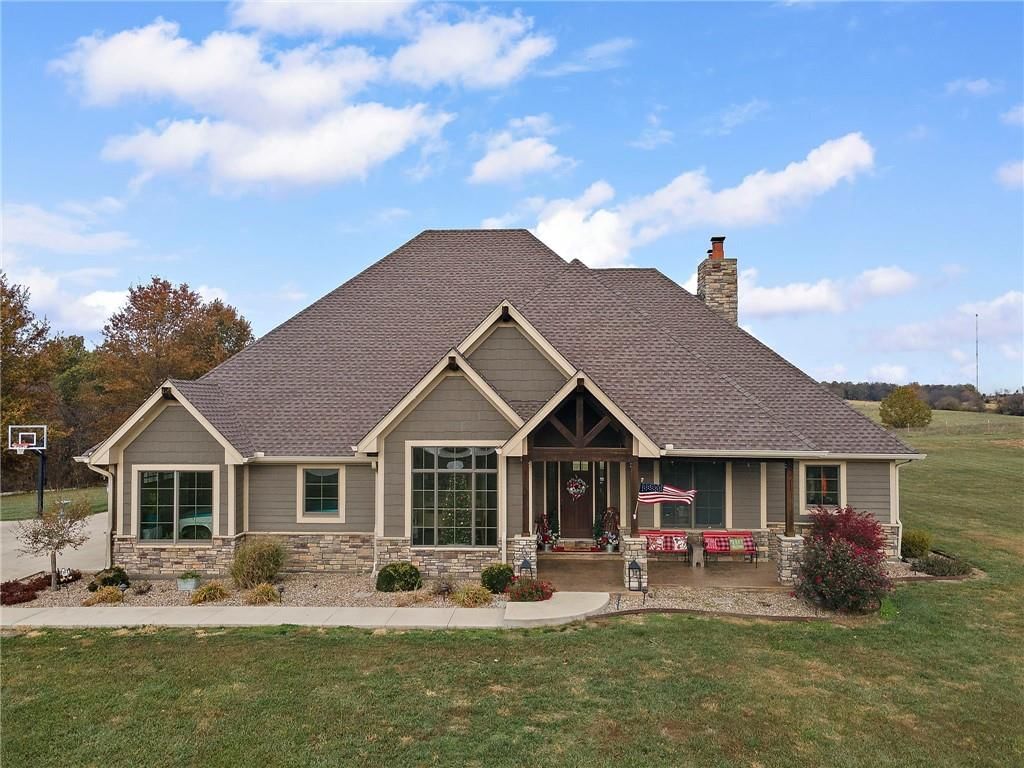 24992 CR 234 Road, Carrollton, MO