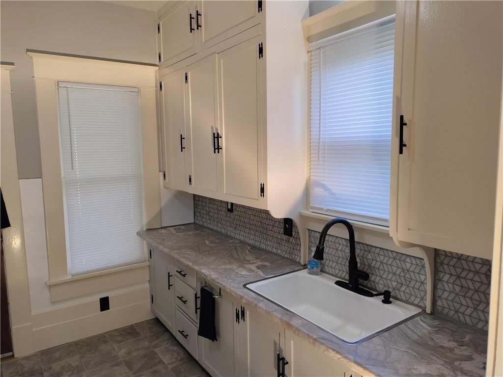 3311 Seneca Street — photo 4