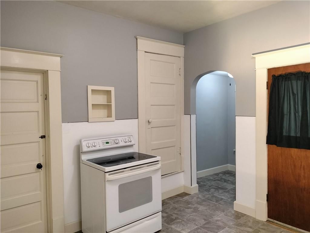 3311 Seneca Street — photo 9