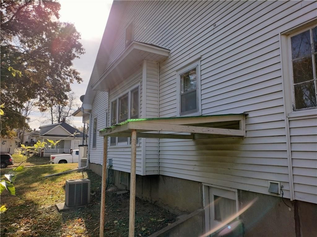 3311 Seneca Street — photo 32