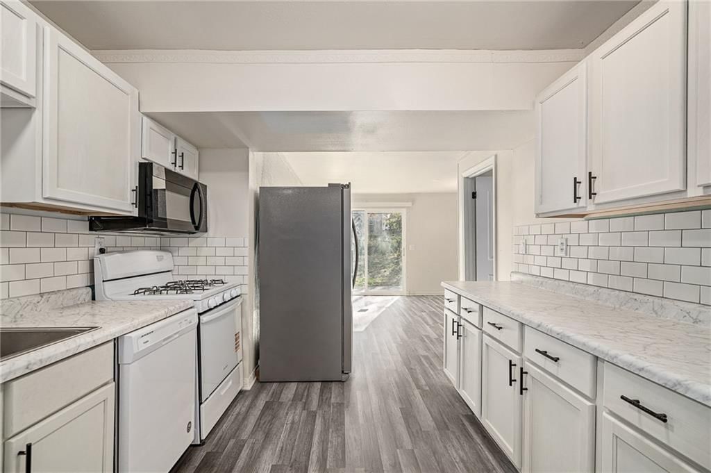 4225 E 68th Street — photo 12