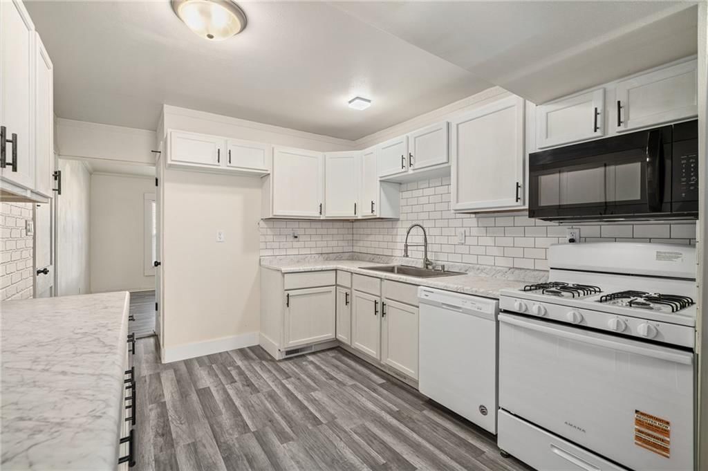 4225 E 68th Street — photo 13