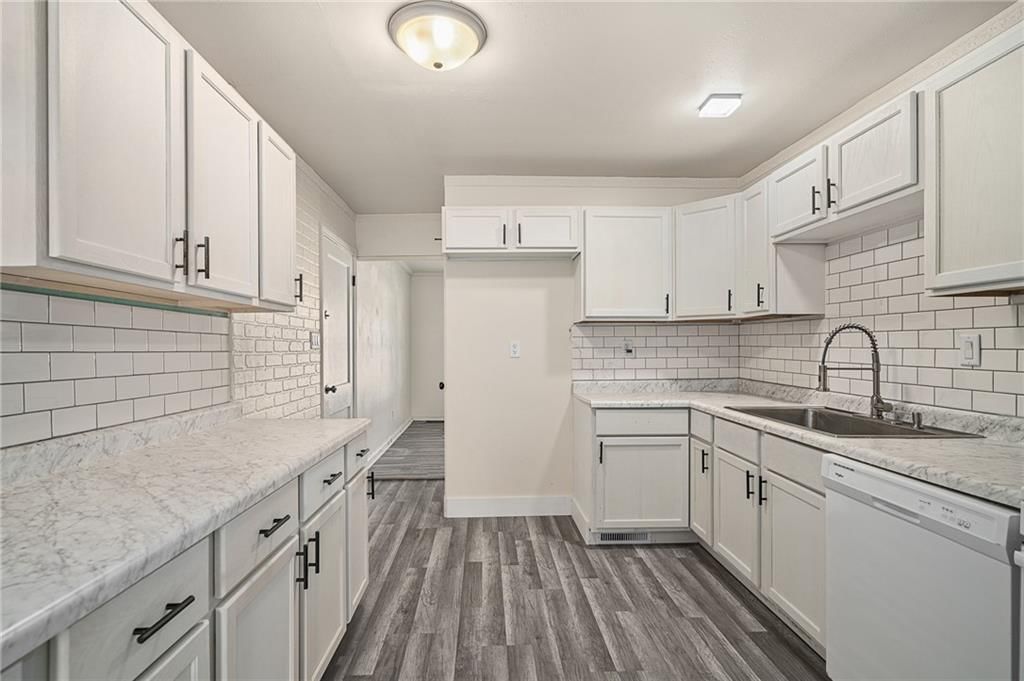 4225 E 68th Street — photo 14