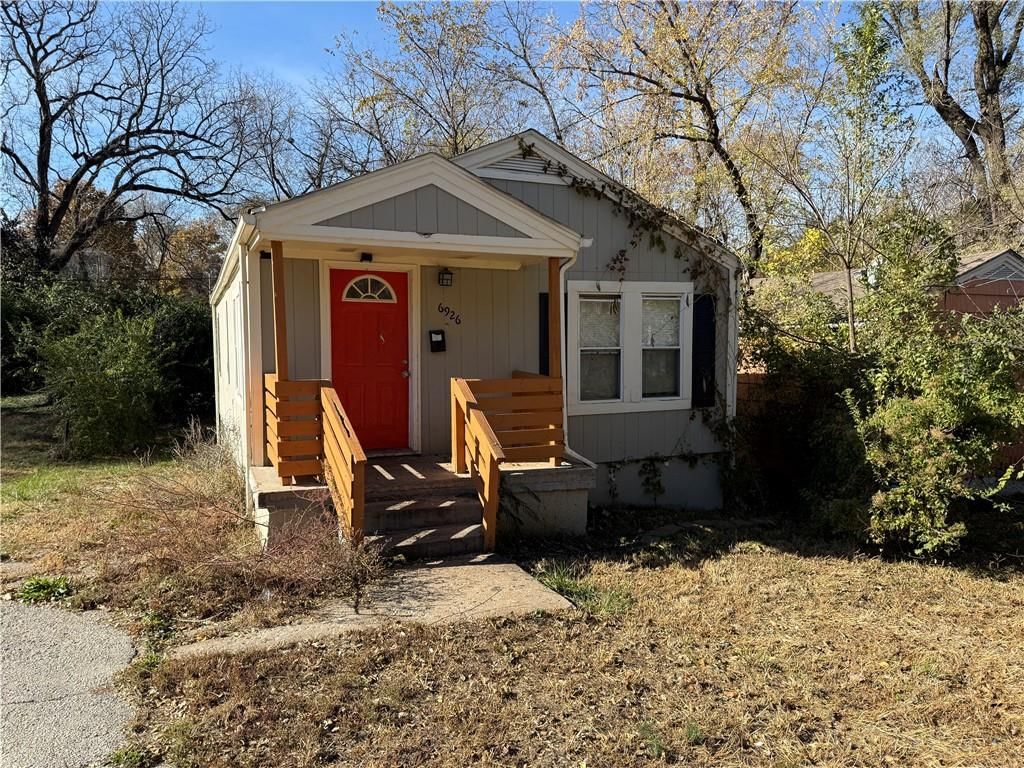 6926 College Avenue, Kansas City, MO