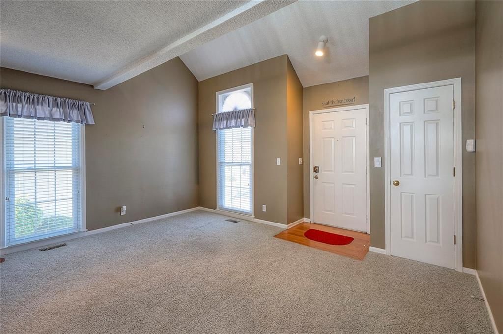 8517 W 109th Terrace — photo 4