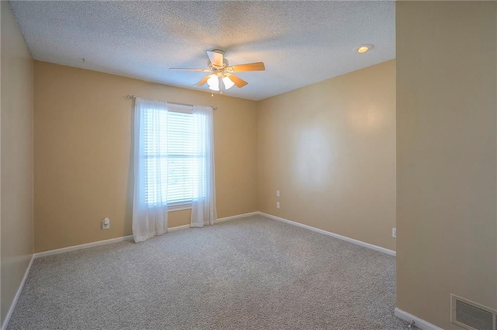8517 W 109th Terrace — photo 19