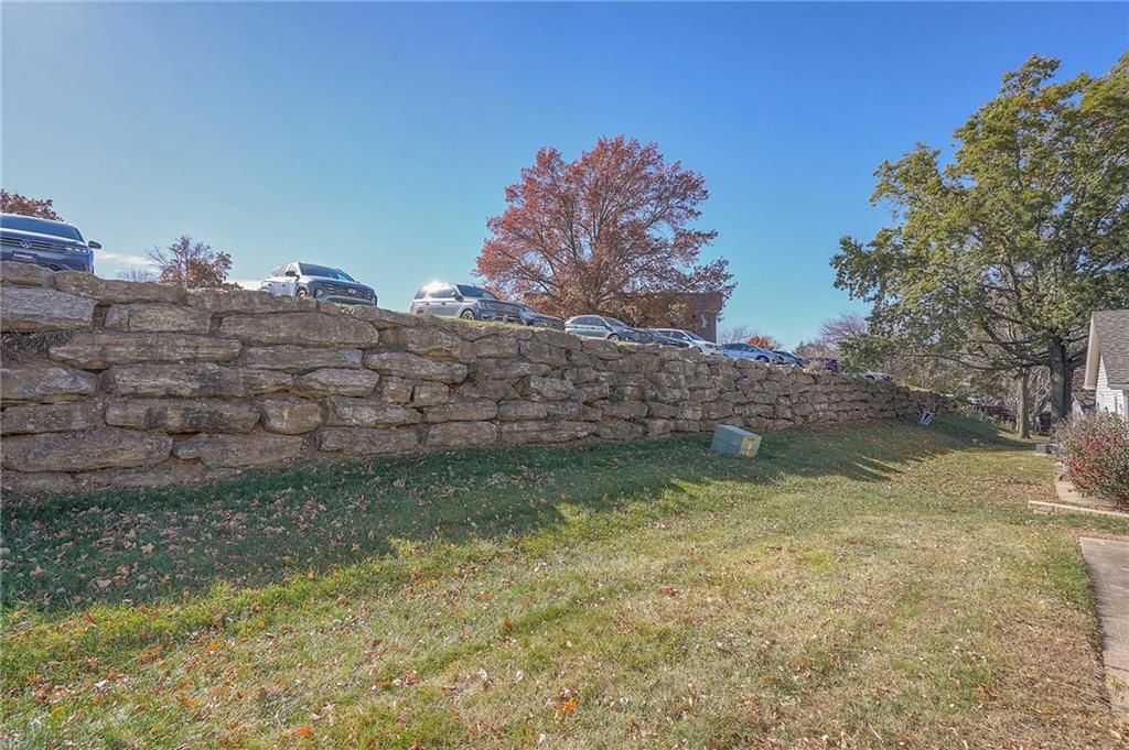 8517 W 109th Terrace — photo 37