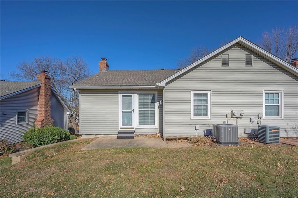 8517 W 109th Terrace — photo 38