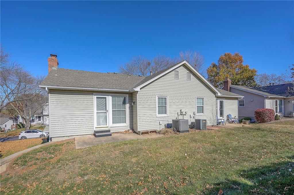 8517 W 109th Terrace — photo 39