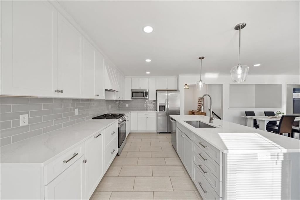 909 W 85TH Street — photo 10