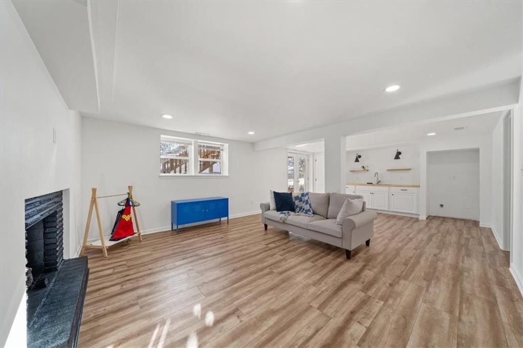 909 W 85TH Street — photo 19
