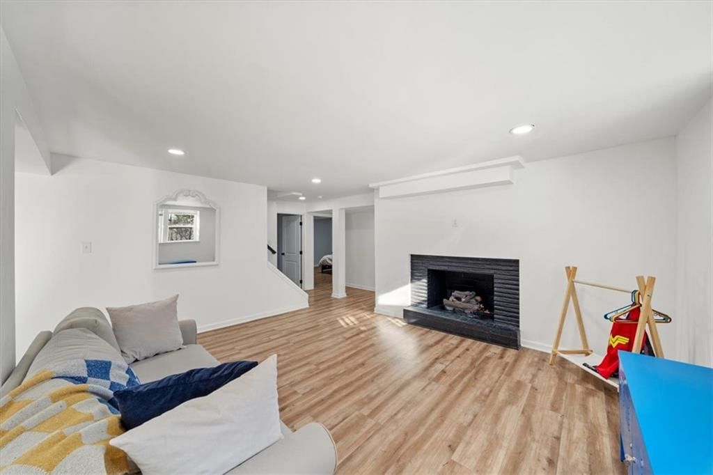 909 W 85TH Street — photo 20