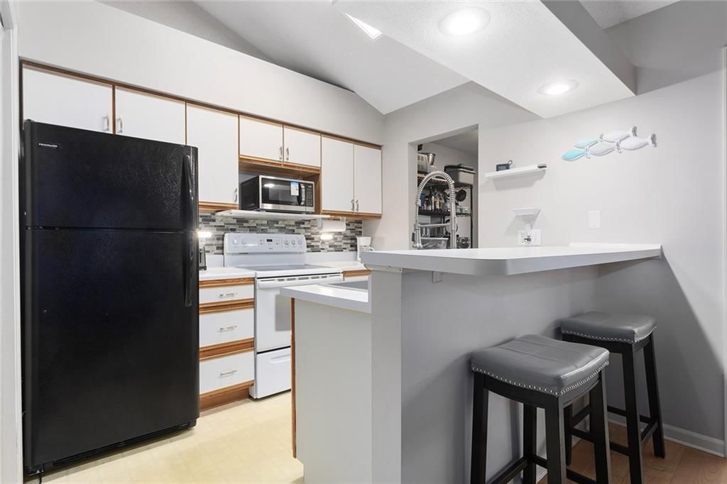 2407 NE 68th Street — photo 9