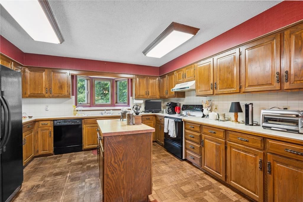 2231 Wilson Avenue — photo 8