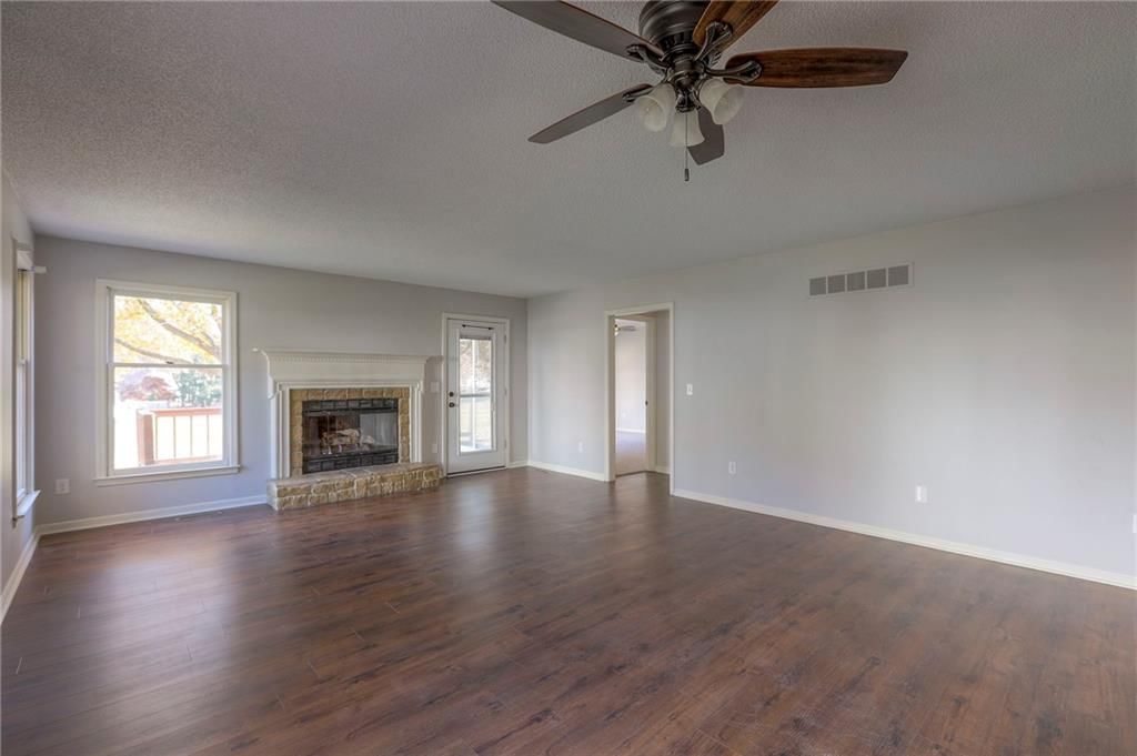 352 SW Raintree Drive — photo 7