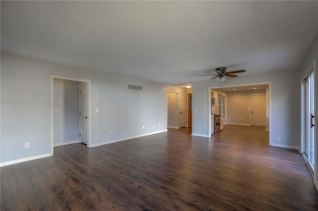 352 SW Raintree Drive — photo 8
