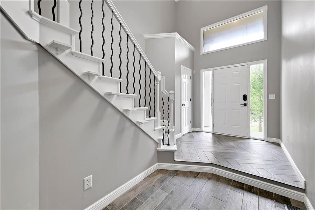 6700 N Charleston Drive — photo 4