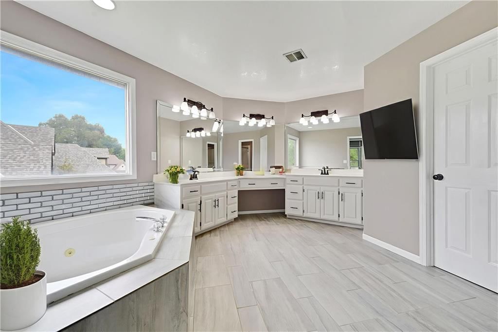 6700 N Charleston Drive — photo 17