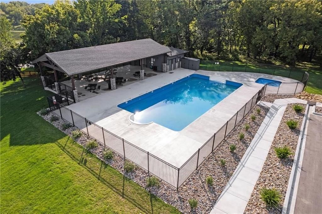 10121 Countryside Drive — photo 10