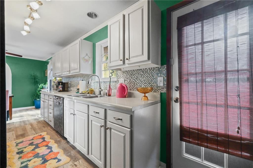633 SW 36th Terrace — photo 8