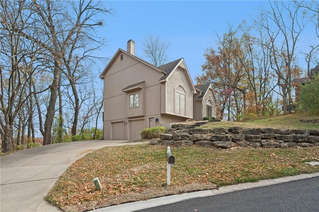 5305 NW Bluff Drive — photo 2