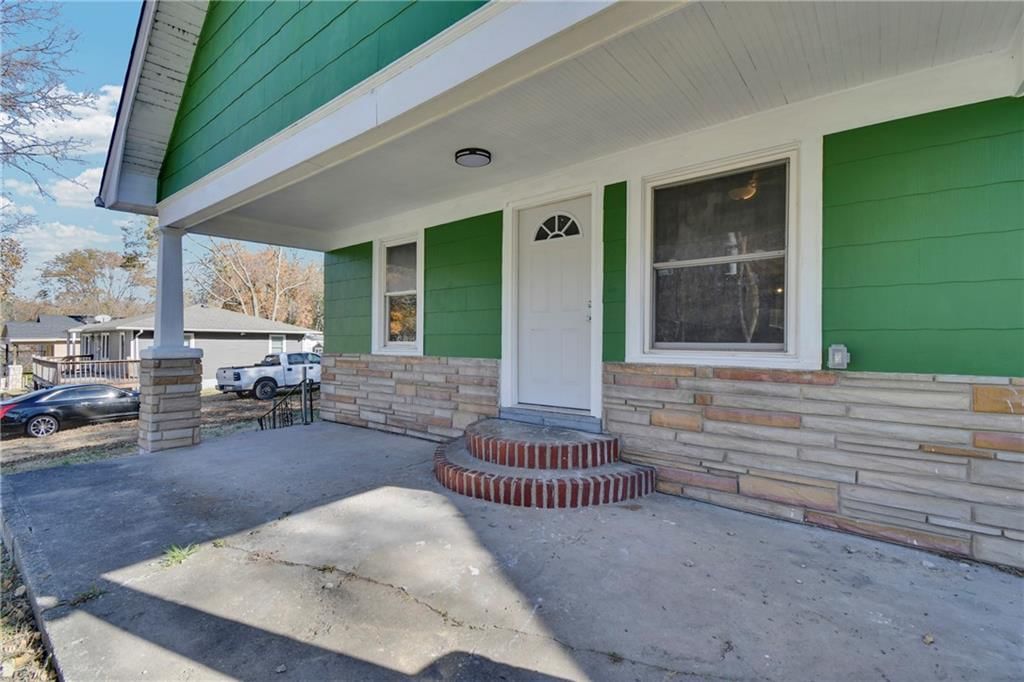 2059 N 27th Street — photo 3