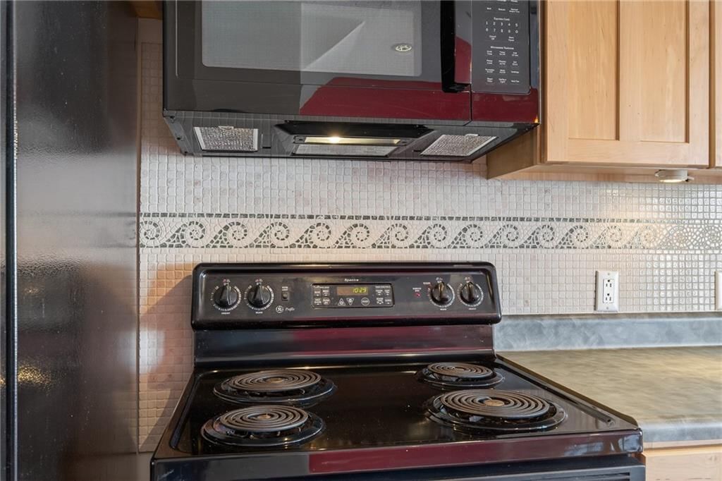 38 W 74th Terrace — photo 18
