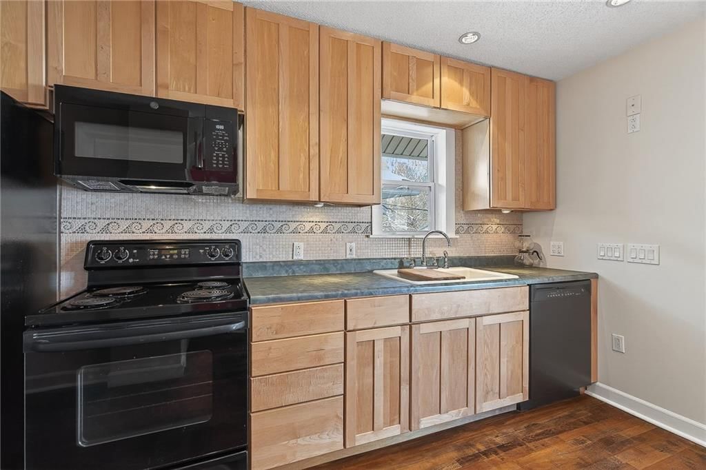 38 W 74th Terrace — photo 20