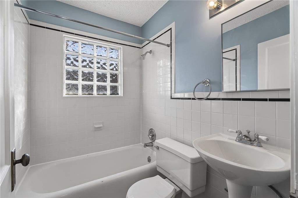 38 W 74th Terrace — photo 24