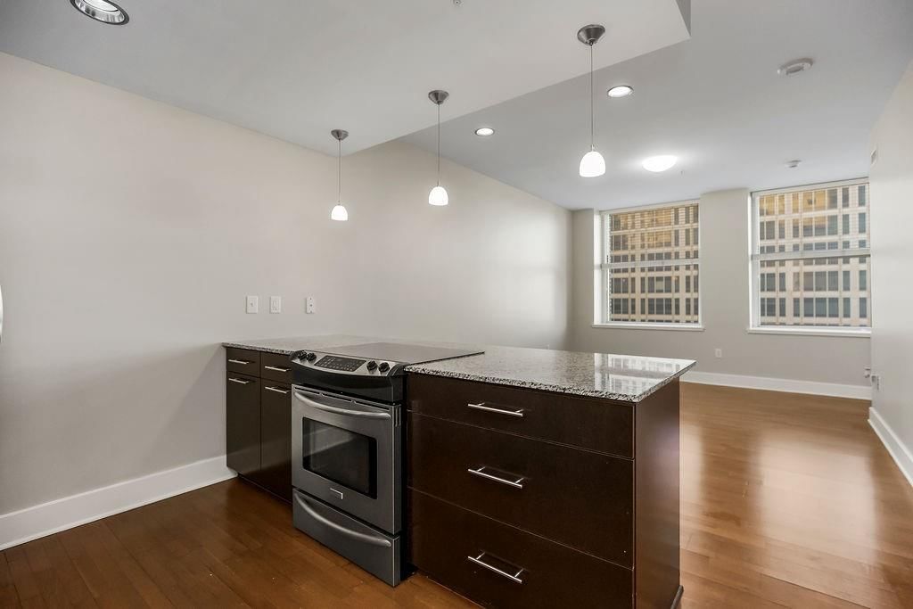 909 Walnut Street — photo 1