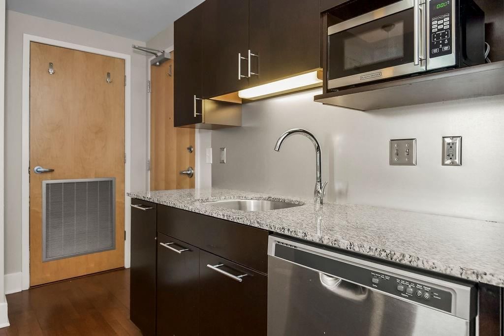 909 Walnut Street — photo 7