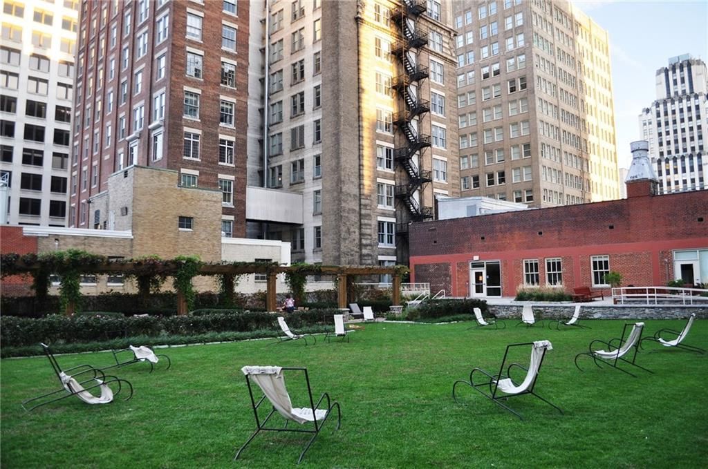 909 Walnut Street — photo 32