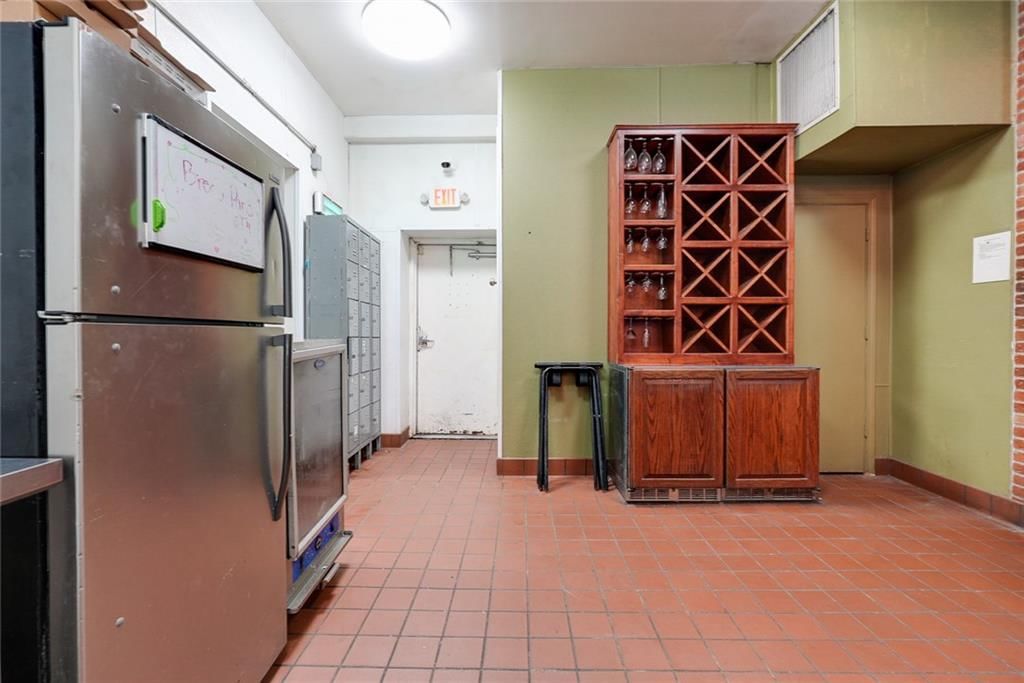 312 S Hudson Street — photo 15
