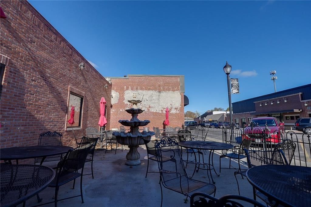 312 S Hudson Street — photo 36