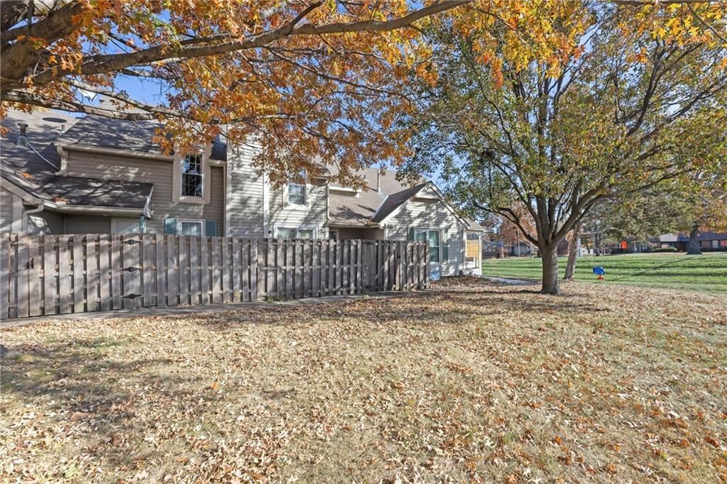 5411 NW 84th Court — photo 2