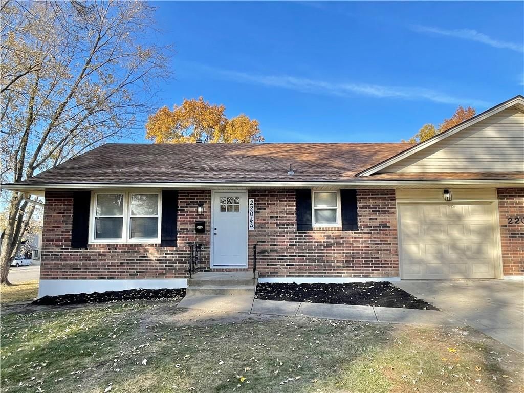 2204 Ridgewood Road, Harrisonville, MO