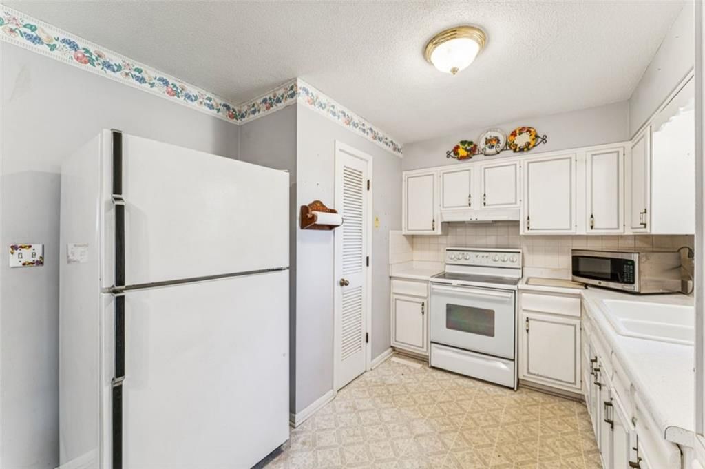 1303 NE 70th Terrace — photo 10