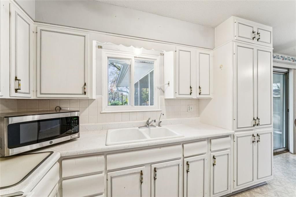 1303 NE 70th Terrace — photo 11
