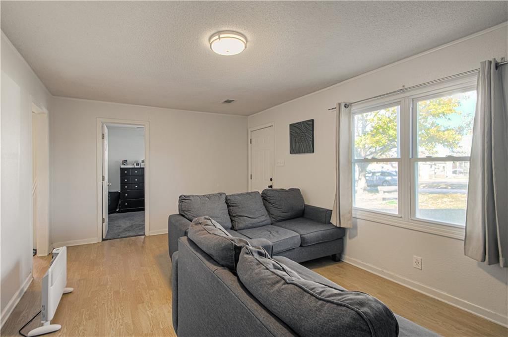 609 NE 76th Terrace — photo 7