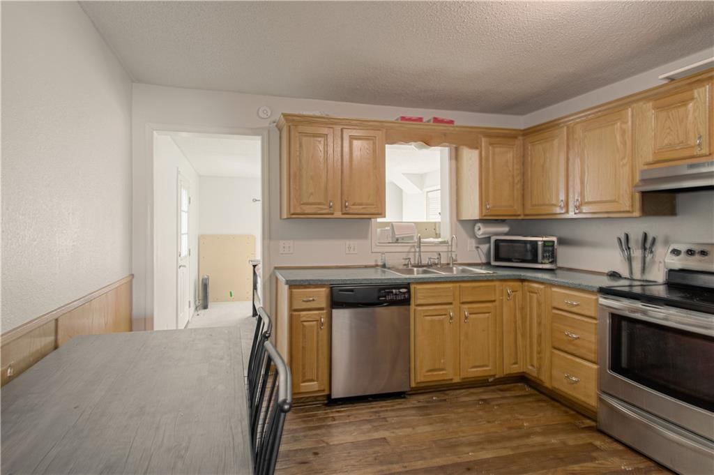 609 NE 76th Terrace — photo 8