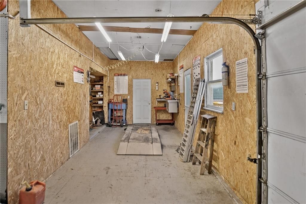 131 E 8th Street — photo 17