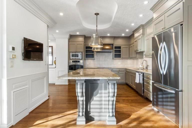 121 W 48th Street — photo 11